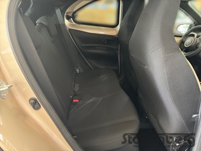 Foto 1 - Aygo X Teamplayer 1.0 CVT ACC Apple CarPlay Android Auto Musikstreaming DAB SHZ, ginger beige / night sky black