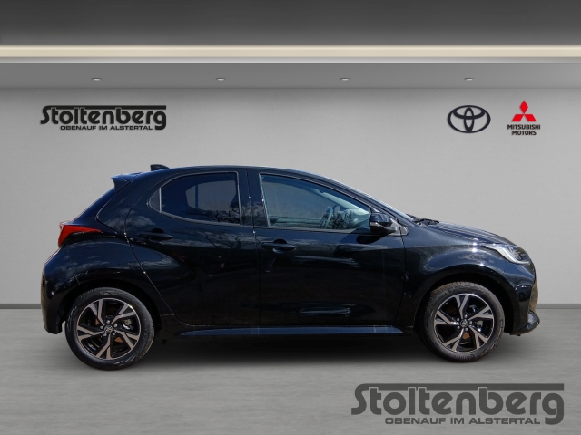 Foto 1 - Yaris 1.5 Dual-VVT-iE Hybrid Team D LED ACC Apple CarPlay Android Auto Musikstreaming, mysticschwarz mica