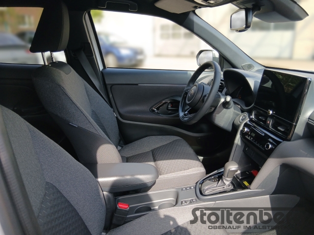 Foto 1 - Toyota Yaris Cross Teamplayer 1.5 Hybrid *Navi LED Apple CarPlay Android Auto Klimaautom Musikstreaming, super white 2 (weiss)