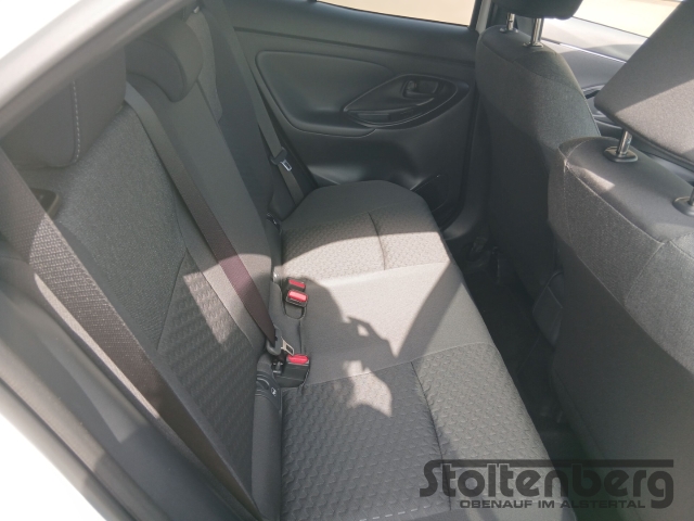 Foto 1 - Toyota Yaris Cross Teamplayer 1.5 Hybrid *Navi LED Apple CarPlay Android Auto Klimaautom Musikstreaming, super white 2 (weiss)