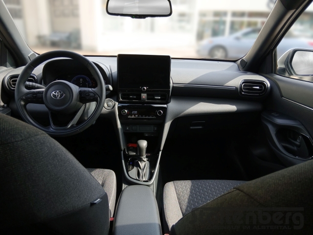 Foto 1 - Toyota Yaris Cross Teamplayer 1.5 Hybrid *Navi LED Apple CarPlay Android Auto Klimaautom Musikstreaming, super white 2 (weiss)