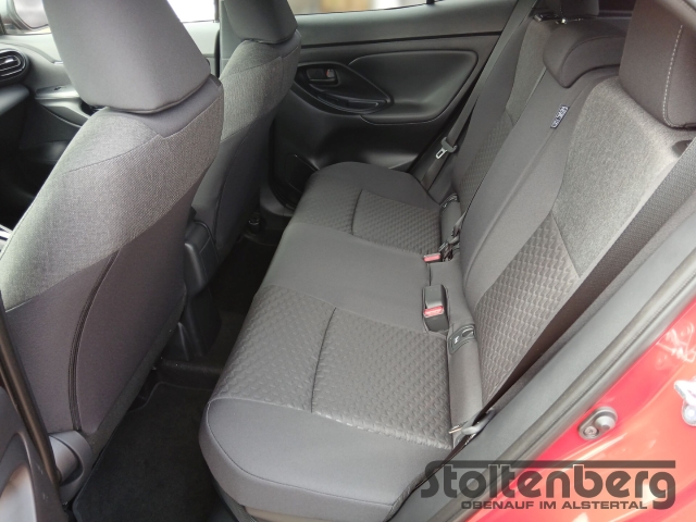 Foto 1 - Toyota Yaris Cross Teamplayer 1.5 Hybrid Navi LED Apple CarPlay Android Auto Klimaautom Musikstreaming, emotional red 2 (rot)