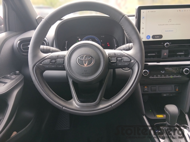 Foto 1 - Toyota Yaris Cross Teamplayer 1.5 Hybrid Navi LED Apple CarPlay Android Auto Klimaautom Musikstreaming, emotional red 2 (rot)