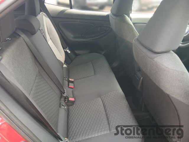Foto 1 - Toyota Yaris Cross Teamplayer 1.5 Hybrid Navi LED Apple CarPlay Android Auto Klimaautom Musikstreaming, emotional red 2 (rot)